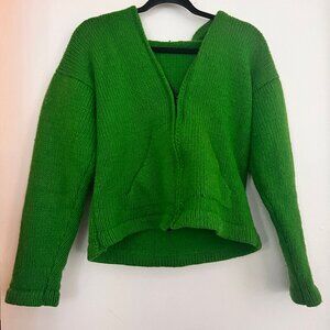 Knit hand-made hoodie green